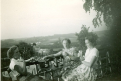 1947-Rechts-Baukje-en-Anna
