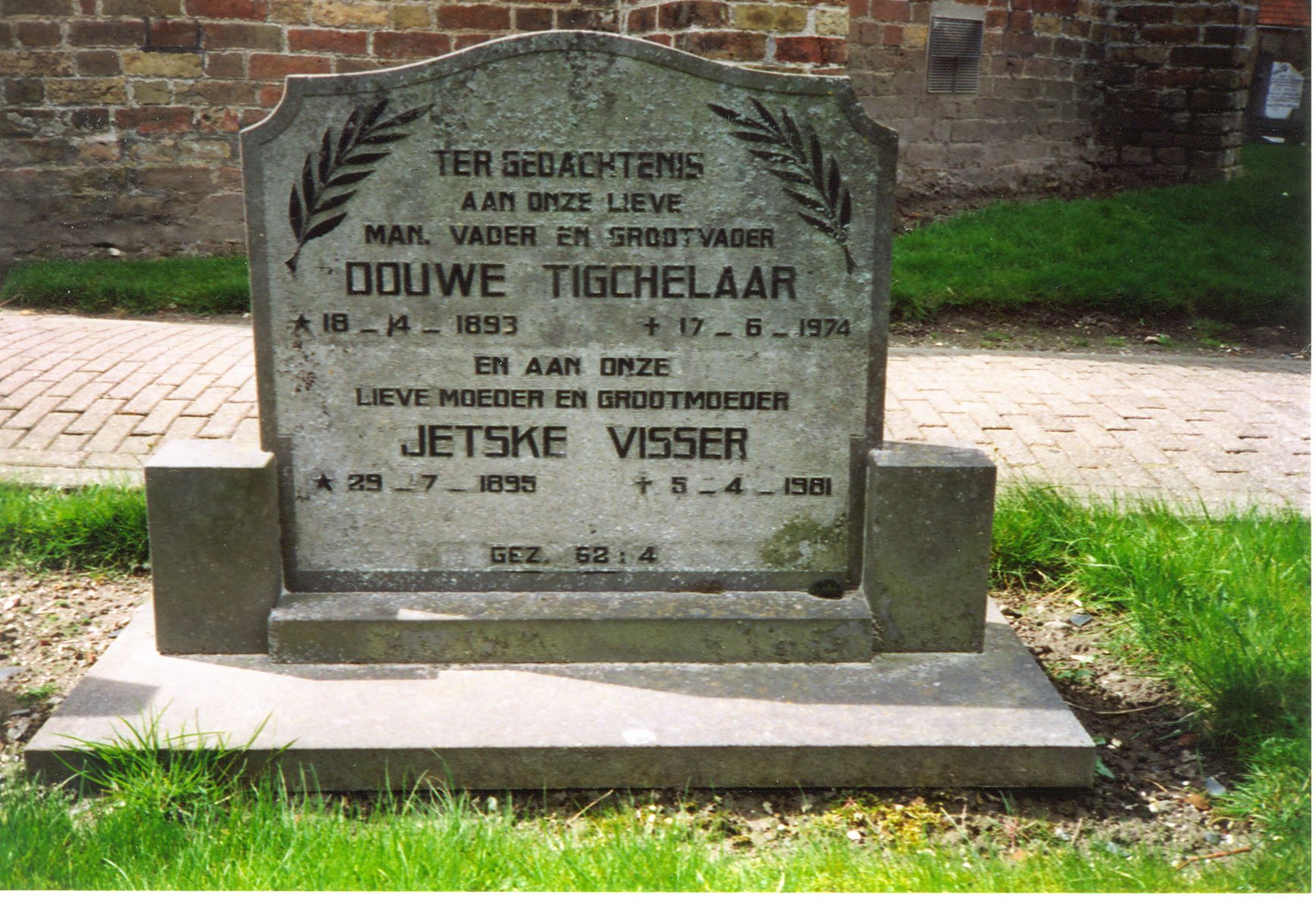 Grafmon.-Douwe-Tigchelaar-en-Jetske-Visser-anno-2001